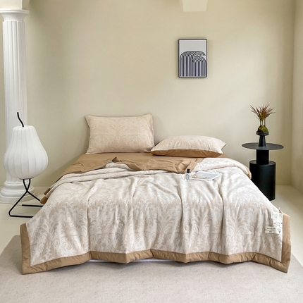 91家纺网 家纺一手货源 找家纺 一加一 2025新款全棉三层纱提花大豆夏被 罗曼-咖