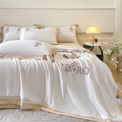 91家纺网 家纺一手货源 找家纺 绘萱2025爆款绣花水洗天丝夏被四件套水洗真丝夏被冰丝夏凉被空调被-迪梦