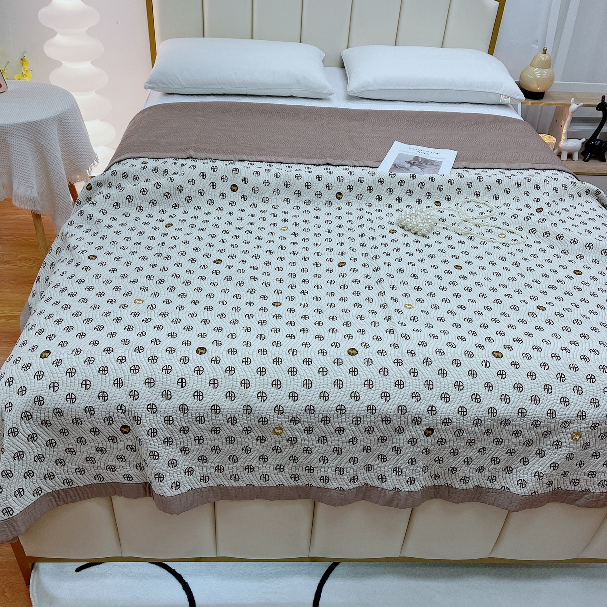 91家纺网 家纺一手货源 找家纺 暖居 2024新款莫代尔砂洗凉感双面天丝单件床盖可铺可盖规格