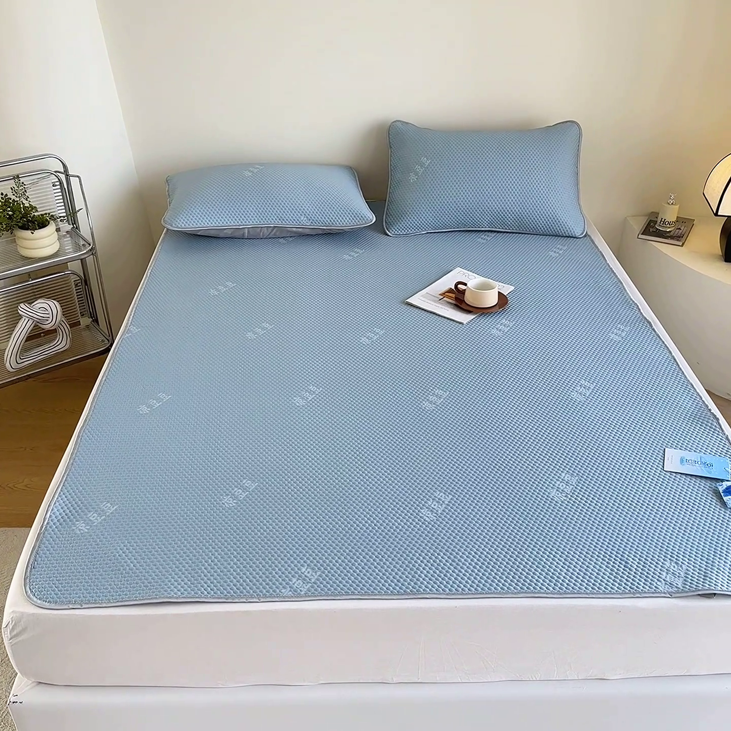 91家纺网 家纺一手货源 找家纺 凉百百 2024春夏新款冰豆豆凉感冰豆豆小米粒席空调席 天空蓝