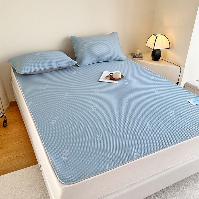 91家纺网 家纺一手货源 找家纺 凉百百 2024春夏新款冰豆豆凉感冰豆豆小米粒席空调席 天空蓝