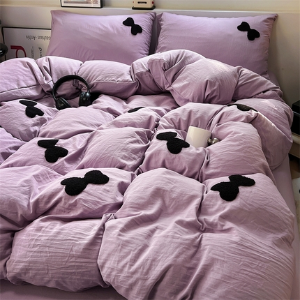 91家纺网 家纺一手货源 找家纺 （总）阿曼达 2024春夏直播新款软糯亲肤水洗m纯色毛巾绣四叶草蝴蝶结太阳花四件套