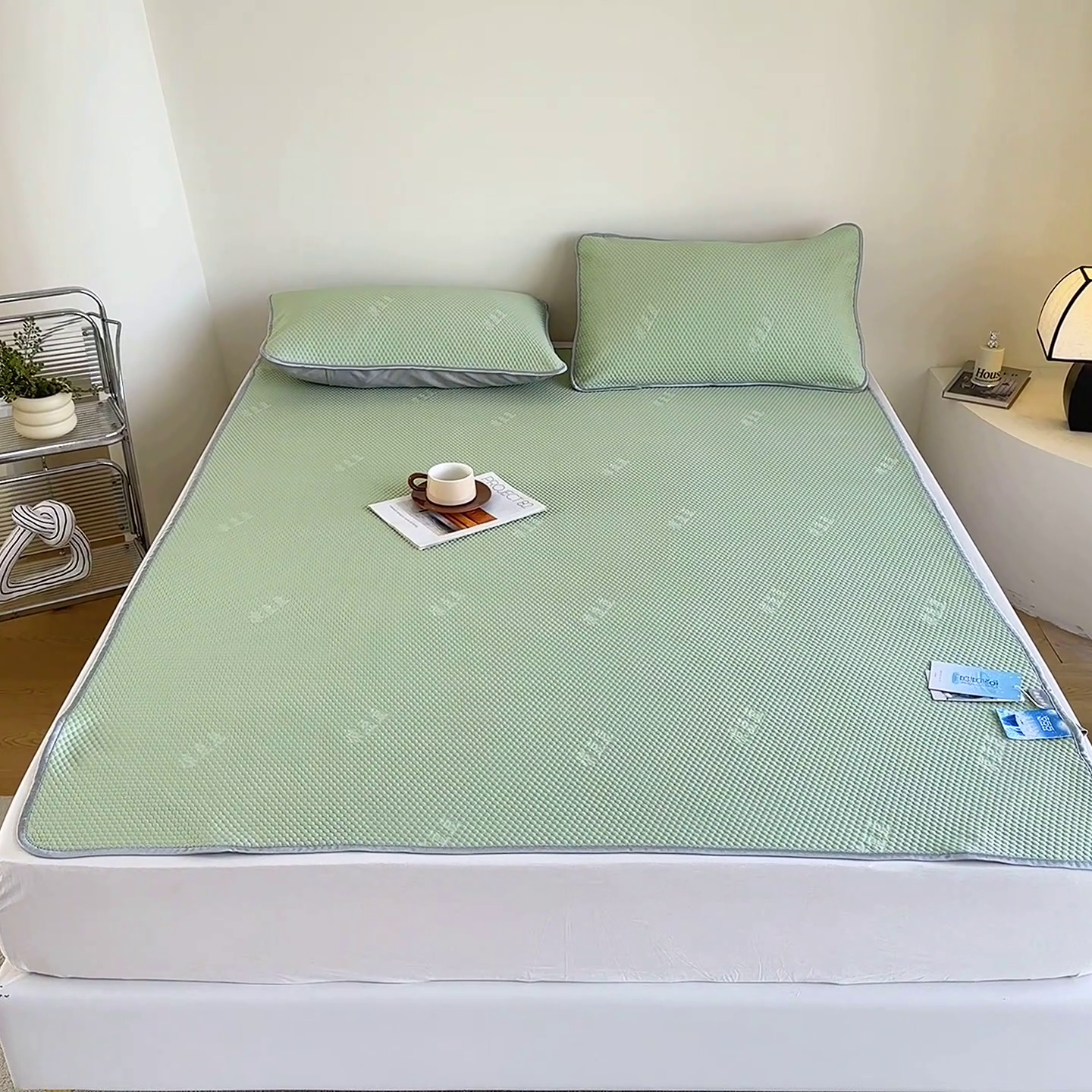 91家纺网 家纺一手货源 找家纺 凉百百 2024春夏新款冰豆豆凉感冰豆豆小米粒席空调席 牛油果绿