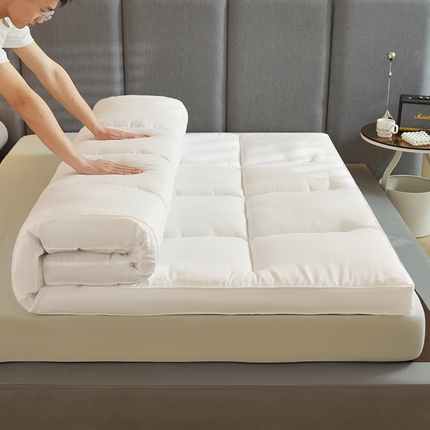 91家纺网 家纺一手货源 找家纺 预言家纺 2024新款柔感磨毛四季床垫-立体凯线款 凯线白