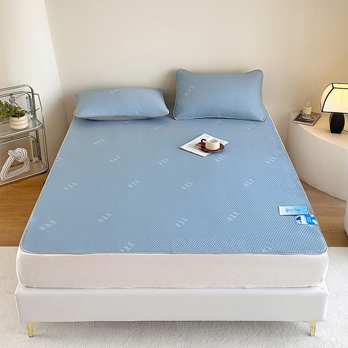 91家纺网 家纺一手货源 找家纺 凉百百 2024春夏新款冰豆豆凉感冰豆豆小米粒席空调席 天空蓝