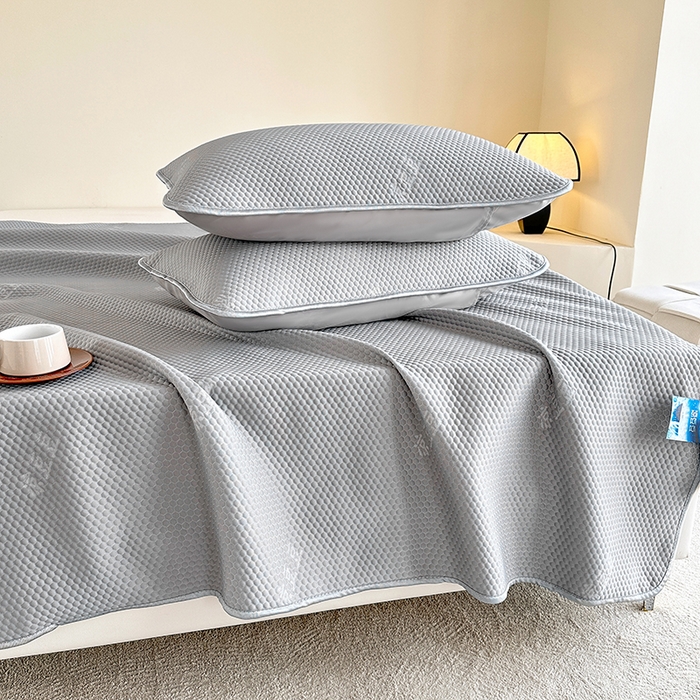 91家纺网 家纺一手货源 找家纺 凉百百 2024春夏新款冰豆豆凉感冰豆豆小米粒席空调席 绅士灰