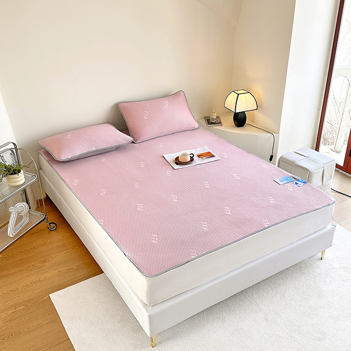 91家纺网 家纺一手货源 找家纺 凉百百 2024春夏新款冰豆豆凉感冰豆豆小米粒席空调席 少女粉