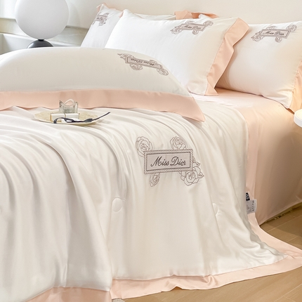 91家纺网 家纺一手货源 找家纺 （总）绘萱 2025热款绣花水洗天丝夏被四件套水洗真丝夏被冰丝夏凉被空调被-丹妮