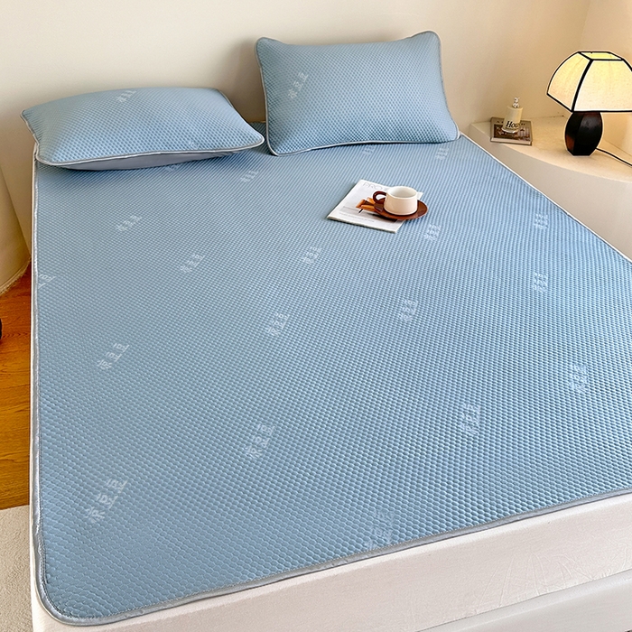 91家纺网 家纺一手货源 找家纺 凉百百 2024春夏新款冰豆豆凉感冰豆豆小米粒席空调席 天空蓝