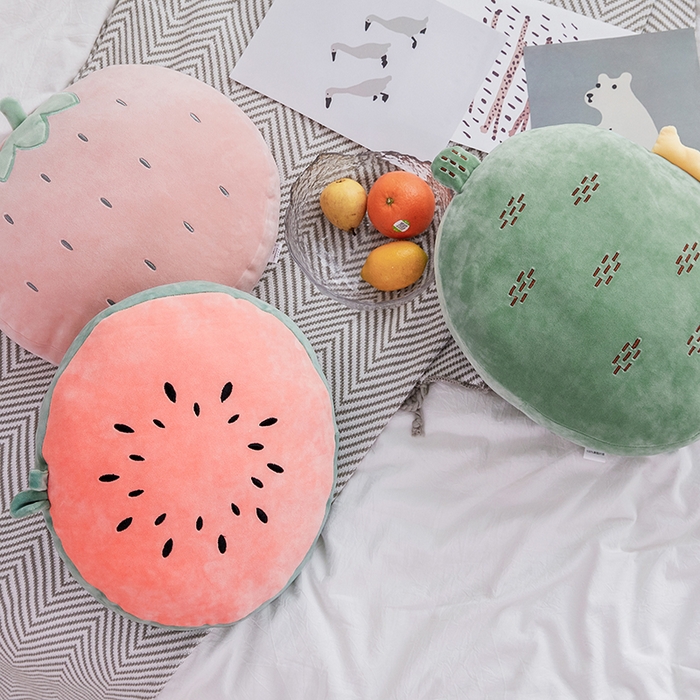 91家纺网 家纺一手货源 找家纺 （总）希诺 2024新款清新水果圆形刺绣抱枕靠垫