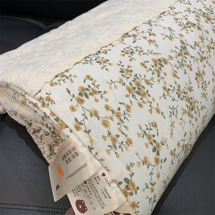 91家纺网 家纺一手货源 找家纺 奈萝家纺  2024新款法式花边款针织夏被春秋被可机洗 花黛织梦