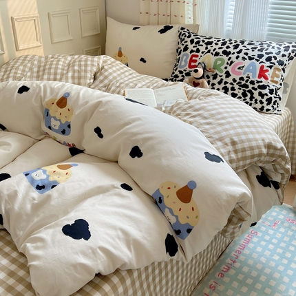 91家纺网 家纺一手货源 找家纺 （总）六巷胡同 2024新款INS元气减龄混搭大版枕套版卡通四件套