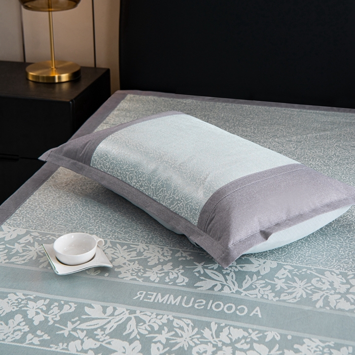 91家纺网 家纺一手货源 找家纺 爱宝被业 2025新款法式冰丝提花刺绣凉席 花漾 床单款