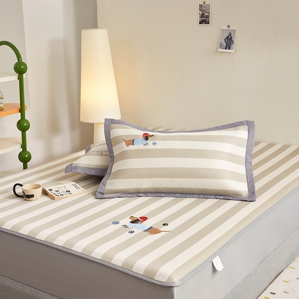 怡家居 2024新款A类PE凉感提花刺绣床笠款凉席 米咖腊肠狗-床笠款