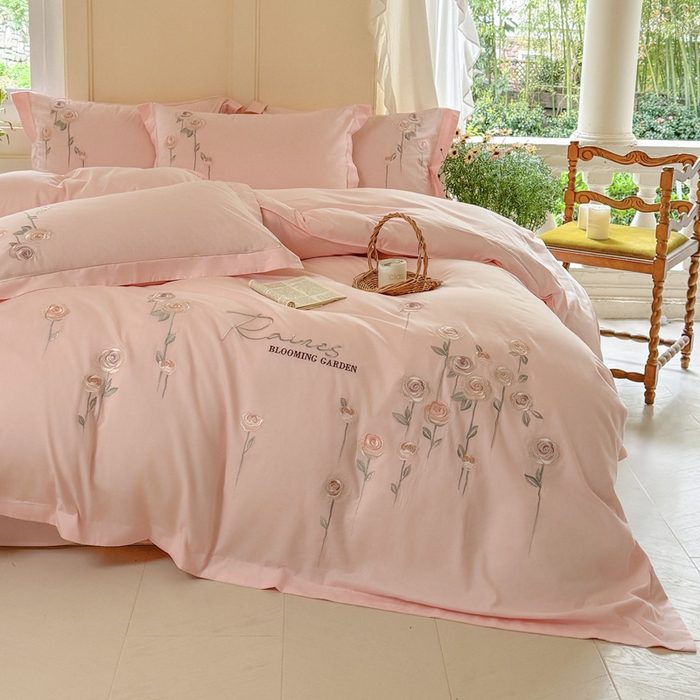 91家纺网 家纺一手货源 找家纺 红番天家居馆 2025新款长绒棉全棉刺绣四件套-玫瑰之城 玫瑰之城-初恋粉