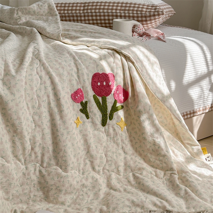 91家纺网 家纺一手货源 找家纺 洋铭区（原狠狠爱） 2024新款双层纱毛巾绣夏被 花花语