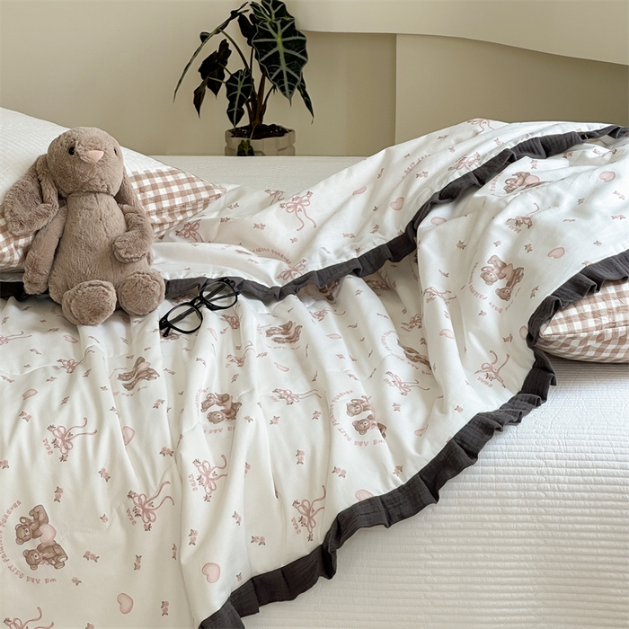 91家纺网 家纺一手货源 找家纺 洋铭区（原狠狠爱） 2024新款皱皱花边全棉夏被 甜心熊