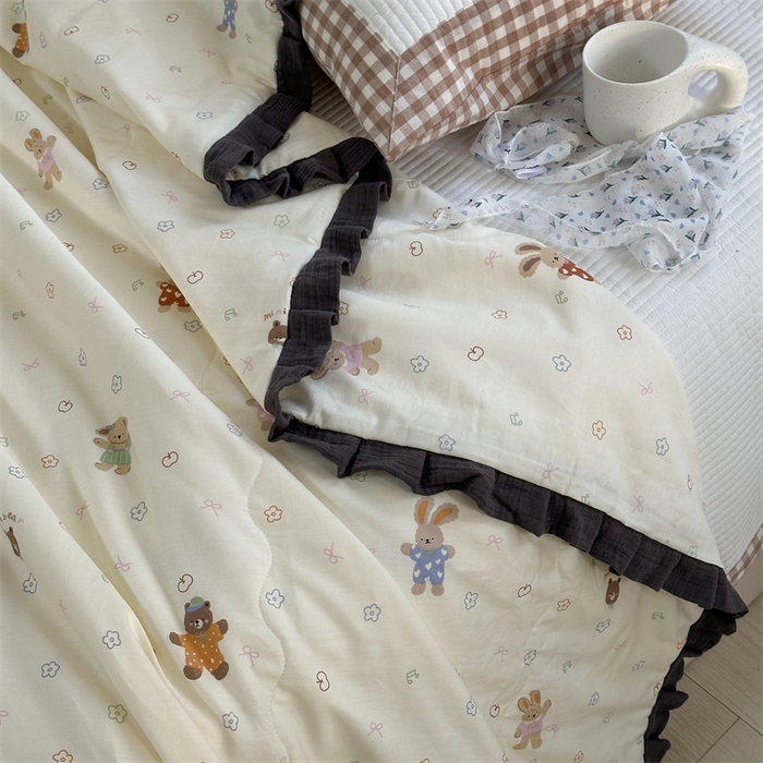 91家纺网 家纺一手货源 找家纺 洋铭区（原狠狠爱） 2024新款皱皱花边全棉夏被 小熊兔兔