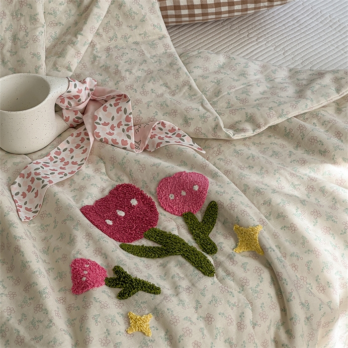 91家纺网 家纺一手货源 找家纺 洋铭区（原狠狠爱） 2024新款双层纱毛巾绣夏被 花花语