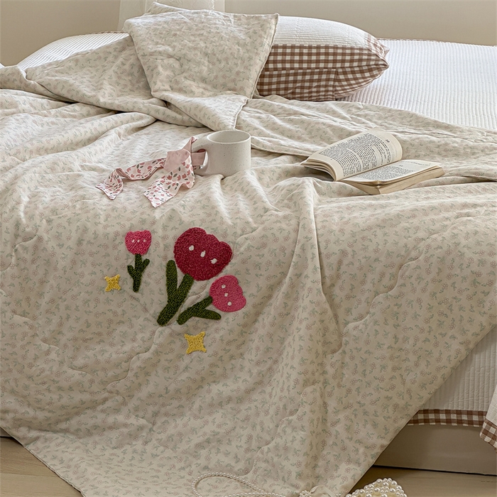 91家纺网 家纺一手货源 找家纺 洋铭区（原狠狠爱） 2024新款双层纱毛巾绣夏被 花花语