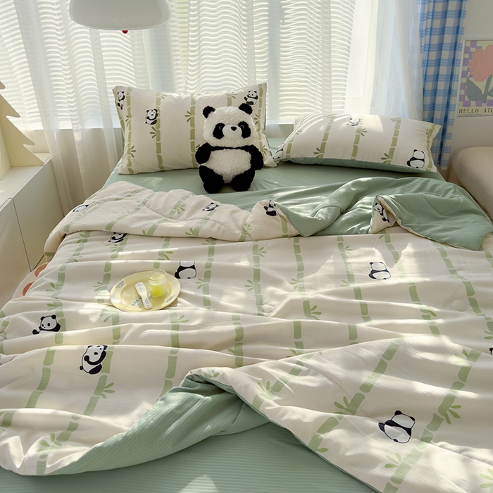 91家纺网 家纺一手货源 找家纺 慕尚家纺 2025新款亲肤泡泡棉卡通印花夏被单品夏被四件套 熊猫