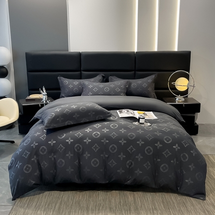 91家纺网 家纺一手货源 找家纺 （总）梓瑄家居 2024新款大牌风亲肤激光刻花四件套