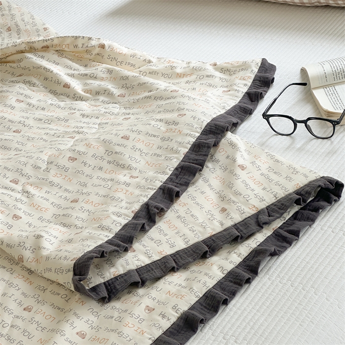 91家纺网 家纺一手货源 找家纺 洋铭区（原狠狠爱） 2024新款皱皱花边全棉夏被 字母熊