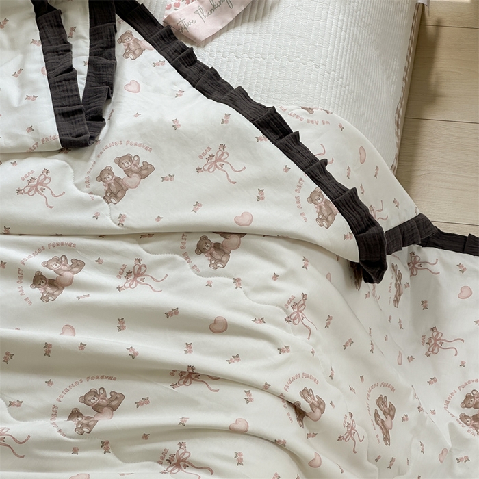 91家纺网 家纺一手货源 找家纺 洋铭区（原狠狠爱） 2024新款皱皱花边全棉夏被 甜心熊