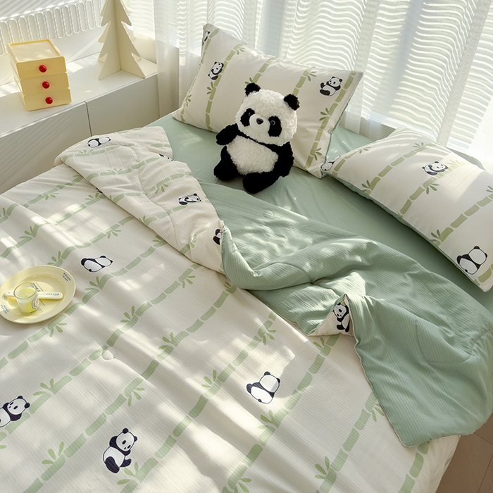 91家纺网 家纺一手货源 找家纺 慕尚家纺 2025新款亲肤泡泡棉卡通印花夏被单品夏被四件套 熊猫