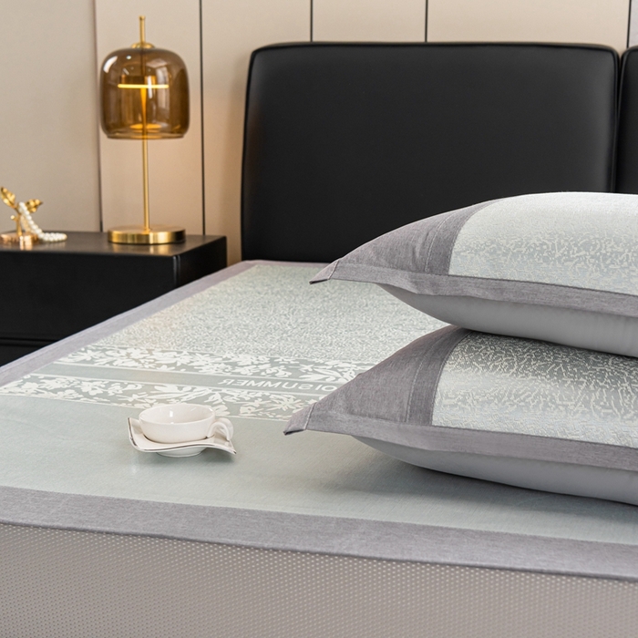 91家纺网 家纺一手货源 找家纺 爱宝被业 2025新款法式冰丝提花刺绣凉席 花漾 床笠款