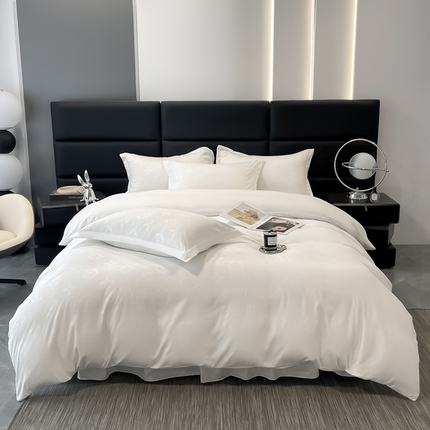 91家纺网 家纺一手货源 找家纺 （总）梓瑄家居 2024新款大牌风亲肤激光刻花四件套