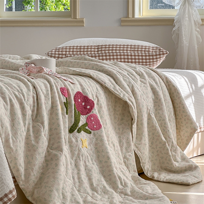 91家纺网 家纺一手货源 找家纺 洋铭区（原狠狠爱） 2024新款双层纱毛巾绣夏被 花花语