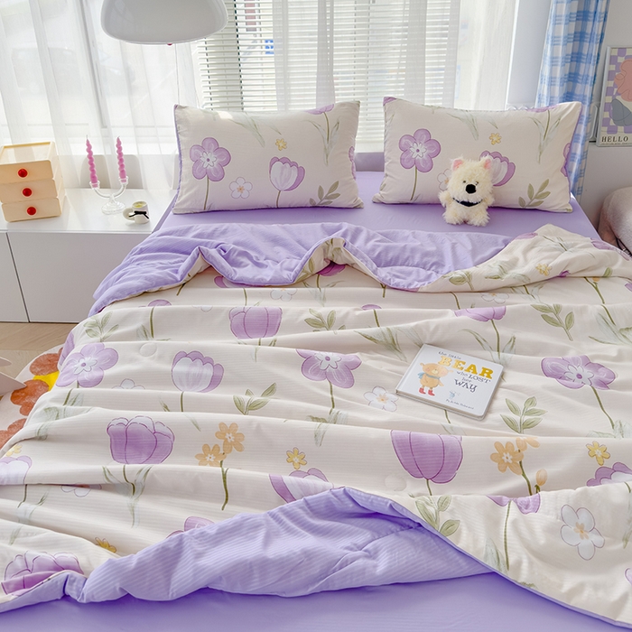 91家纺网 家纺一手货源 找家纺 慕尚家纺 2025新款亲肤泡泡棉卡通印花夏被单品夏被四件套 秋水伊人