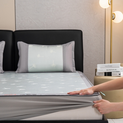 91家纺网 家纺一手货源 找家纺 （总）爱宝被业 2025新款法式冰丝提花刺绣凉席