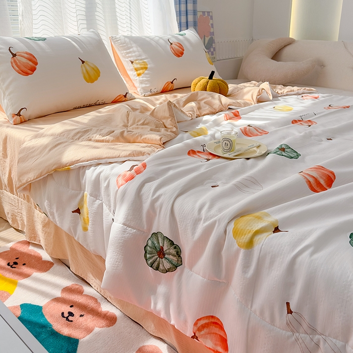 91家纺网 家纺一手货源 找家纺 慕尚家纺 2025新款亲肤泡泡棉卡通印花夏被单品夏被四件套 南瓜乐园