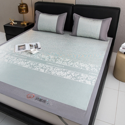 91家纺网 家纺一手货源 找家纺 爱宝被业 2025新款法式冰丝提花刺绣凉席 花漾 床单款