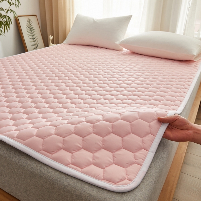 91家纺网 家纺一手货源 找家纺 祁恋婷家居 2024新款全棉夹棉羽丝棉床褥垫 全棉护垫-元气粉