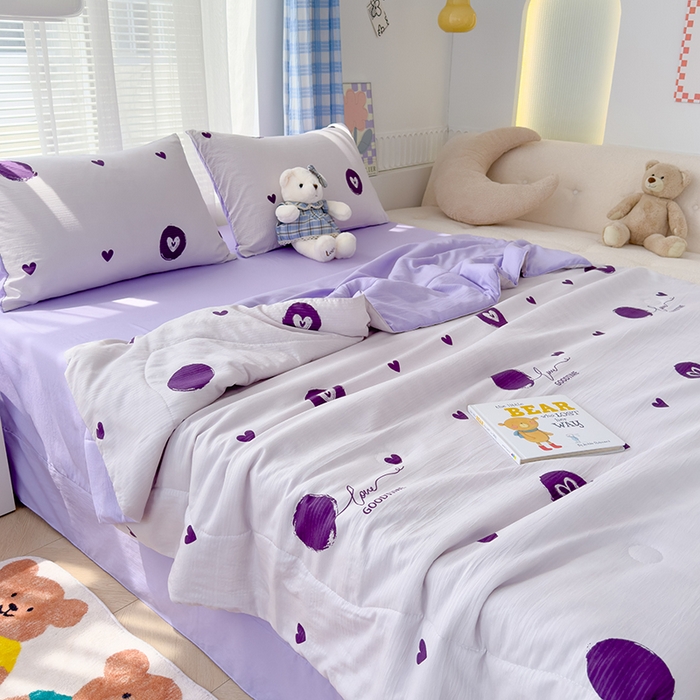 91家纺网 家纺一手货源 找家纺 慕尚家纺 2025新款亲肤泡泡棉卡通印花夏被单品夏被四件套 怦然心动