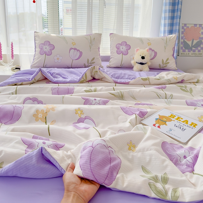 91家纺网 家纺一手货源 找家纺 慕尚家纺 2025新款亲肤泡泡棉卡通印花夏被单品夏被四件套 秋水伊人