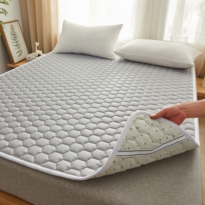 91家纺网 家纺一手货源 找家纺 祁恋婷家居 2024新款全棉夹棉羽丝棉床褥垫 全棉护垫-元气灰