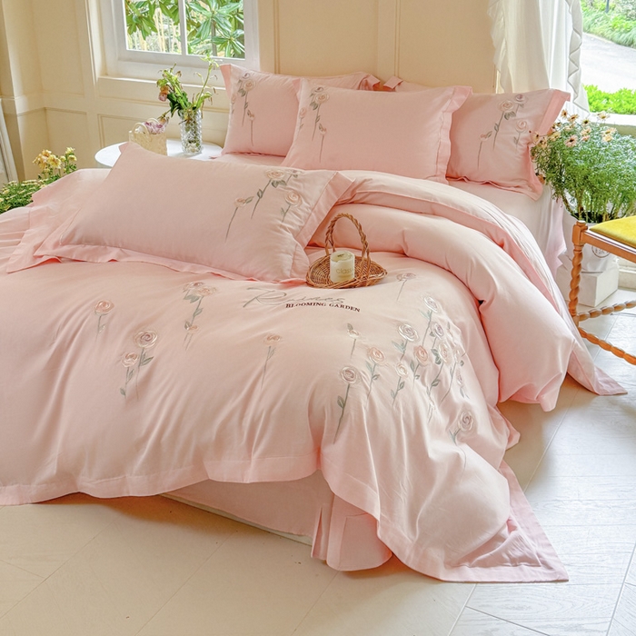 91家纺网 家纺一手货源 找家纺 红番天家居馆 2025新款长绒棉全棉刺绣四件套-玫瑰之城 玫瑰之城-初恋粉