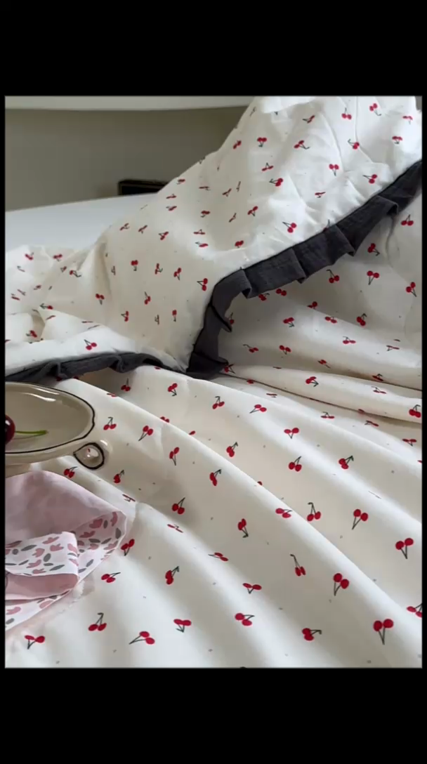 91家纺网 家纺一手货源 找家纺 洋铭区（原狠狠爱） 2024新款皱皱花边全棉夏被 樱桃玛瑙