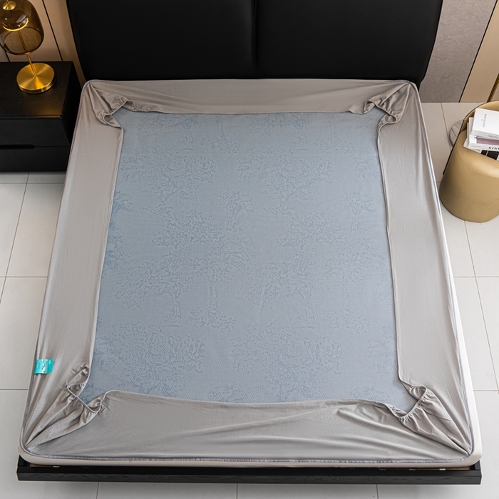 91家纺网 家纺一手货源 找家纺 爱宝被业 2025新款法式冰丝提花刺绣凉席 密林 床笠款