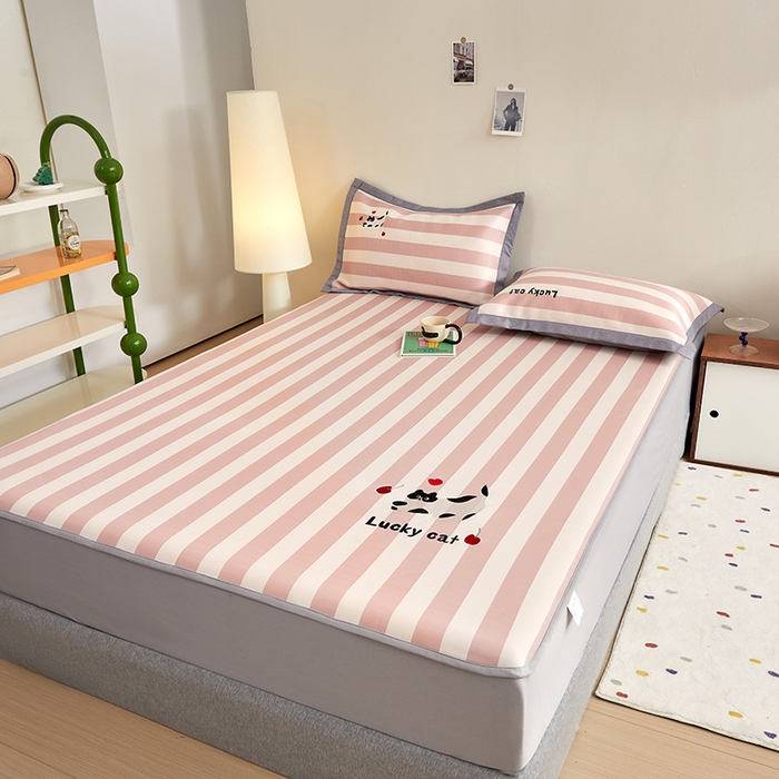 91家纺网 家纺一手货源 找家纺 怡家居 2024新款A类PE凉感提花刺绣床笠款凉席 米红条纹猫-床笠款