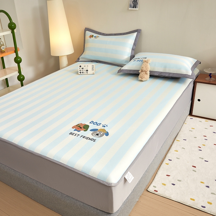 91家纺网 家纺一手货源 找家纺 怡家居 2024新款A类PE凉感提花刺绣床笠款凉席 米兰条纹狗-床笠款