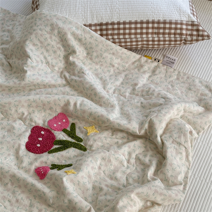 91家纺网 家纺一手货源 找家纺 洋铭区（原狠狠爱） 2024新款双层纱毛巾绣夏被 花花语