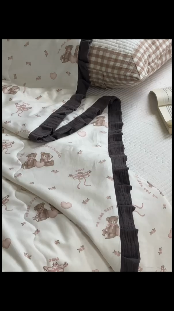 91家纺网 家纺一手货源 找家纺 洋铭区（原狠狠爱） 2024新款皱皱花边全棉夏被 甜心熊