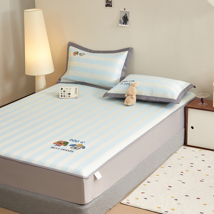 91家纺网 家纺一手货源 找家纺 怡家居 2024新款A类PE凉感提花刺绣床笠款凉席 米兰条纹狗-床笠款