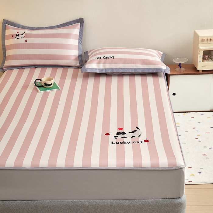 91家纺网 家纺一手货源 找家纺 怡家居 2024新款A类PE凉感提花刺绣床笠款凉席 米红条纹猫-床笠款