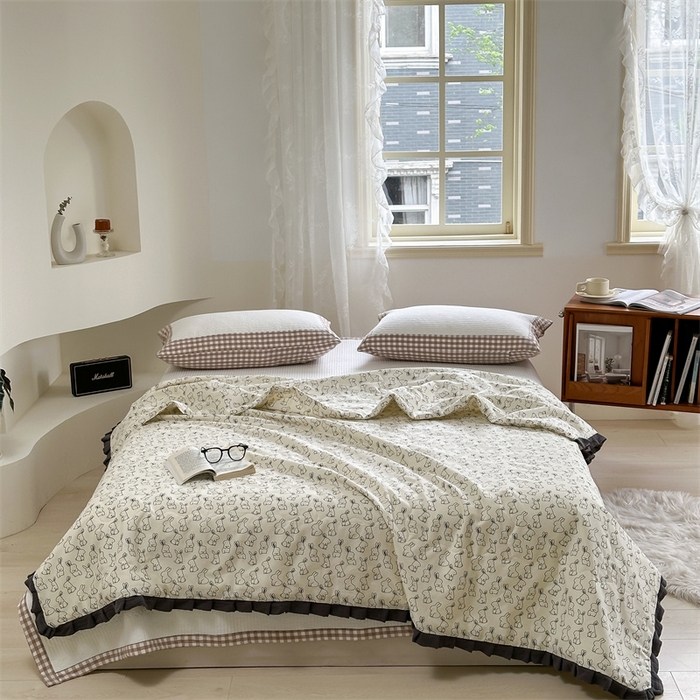 91家纺网 家纺一手货源 找家纺 洋铭区（原狠狠爱） 2024新款皱皱花边全棉夏被 糖果兔